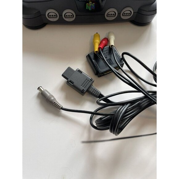 Vintage Nintendo 64 Console Bundle 1996 – Authentic Black Home Gaming System - Picture 3 of 16